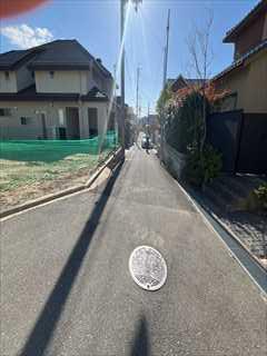 西側前面道路