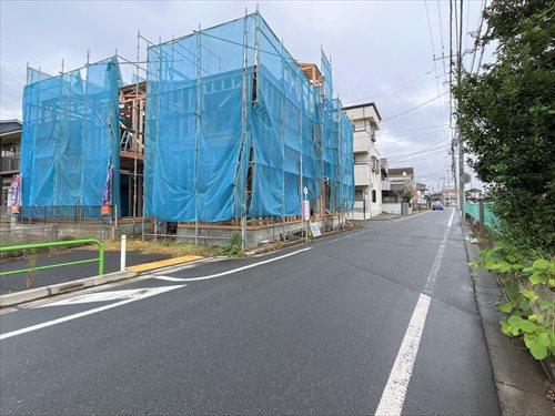 南側道路（物件：左手）