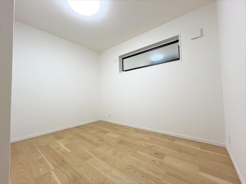 サービスルーム（納戸）５帖