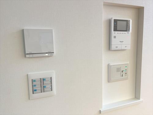 モニター付きインターホン＆床暖房スイッチ