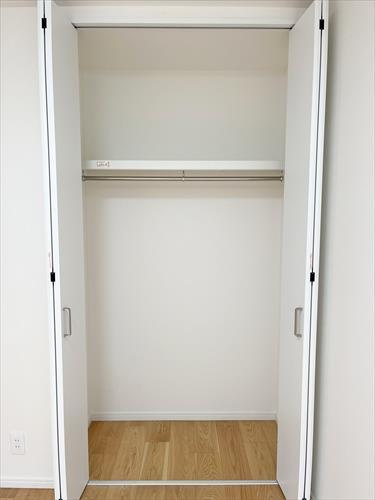 クローゼット（洋室5.6帖）