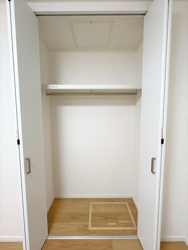 クローゼット（洋室5.5帖）