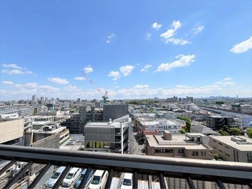 東側バルコニーからの眺望