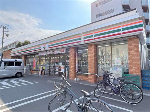 セブンイレブン板橋高島平3丁目店470ｍ
