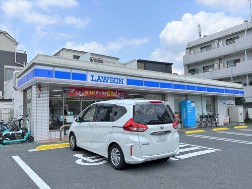 ローソン新高島平駅南店 270ｍ