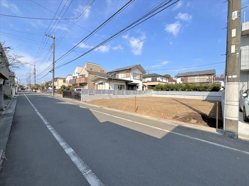 前面道路を含む現地（右手）