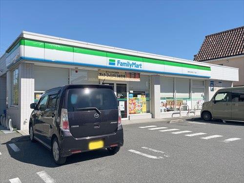 ファミリーマート 370ｍ