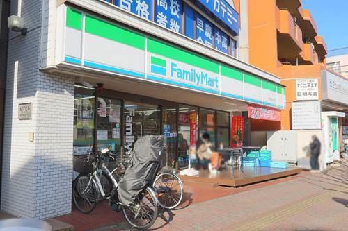 ファミリーマート東伏見北口店まで180ｍ