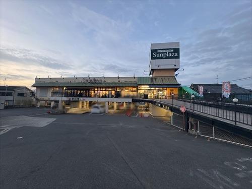 サンプラザ島泉店 1170m