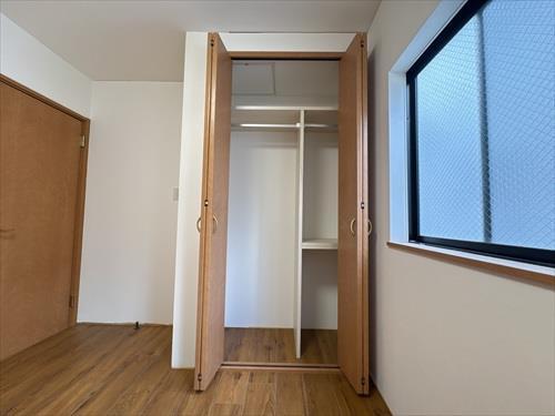 洋室約5.5帖①クローゼット