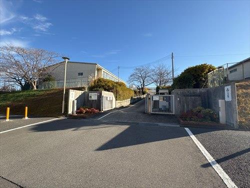 堺市立新檜尾台小学校（約990m）