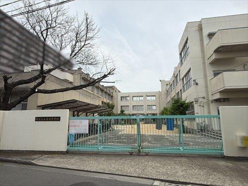 五箇荘中学校　約440ｍ