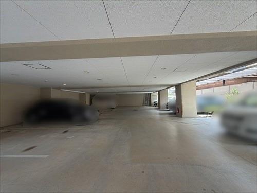 駐車場（屋内）