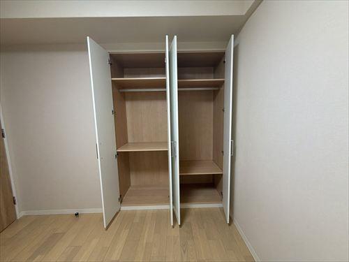 洋室約5帖　収納