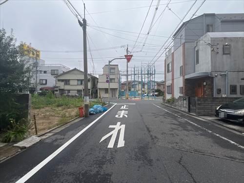 南西側道路（2024.10撮影）