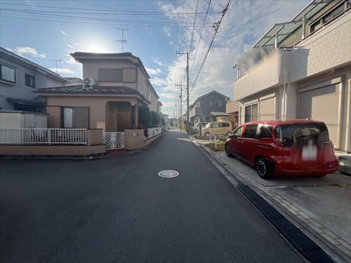 前面道路(北西側)・北東側から