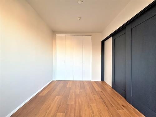 洋室約6帖(南西側)