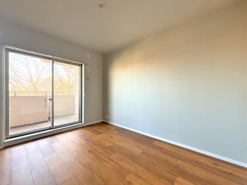 洋室約6帖(南西側)