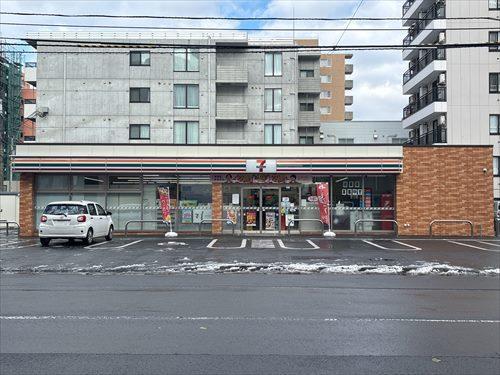 セブンイレブン札幌南5条東店290ｍ