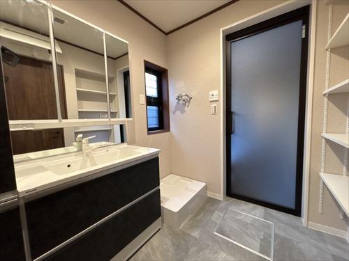 1階洗面所【2025年11月撮影】