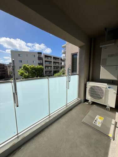 西側バルコニー