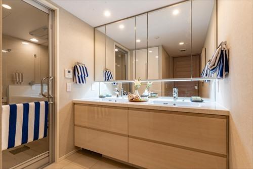 独立洗面化粧台