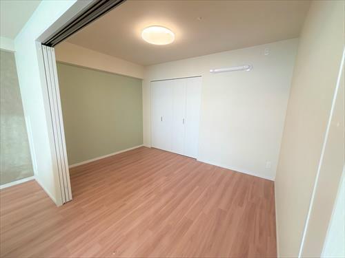 LDK側洋室約6.0帖