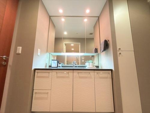 独立洗面化粧台