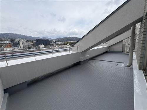 ルーフバルコニー