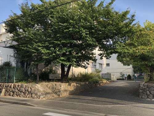 精道中学校まで1380ｍ（徒歩18分）