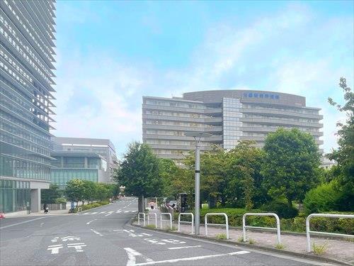 北里大学白金図書館まで560ｍ