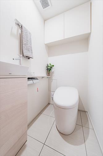 トイレ(ウォシュレット付き)