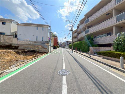 前面道路(2025年9月撮影)