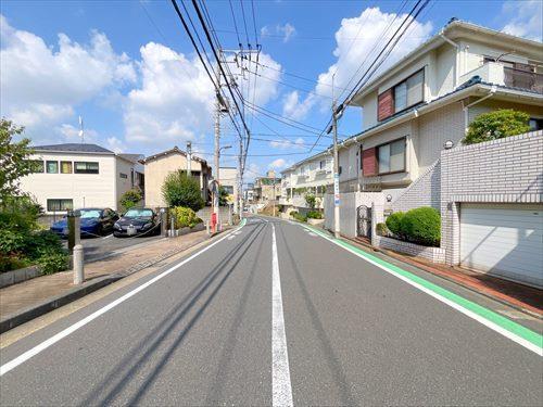 前面道路(2025年9月撮影)