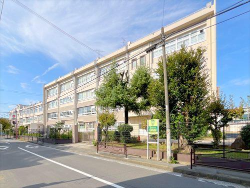 川崎市立住吉中学校まで460m