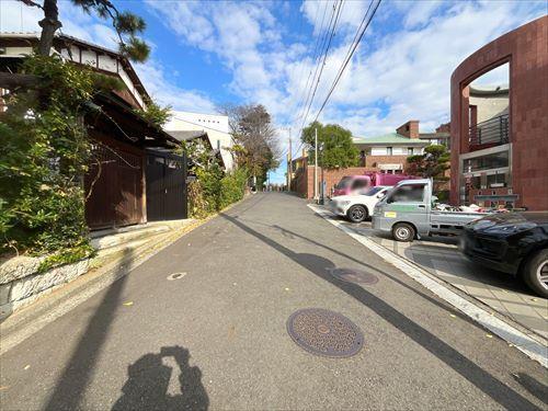 前面道路(2025年12月撮影)