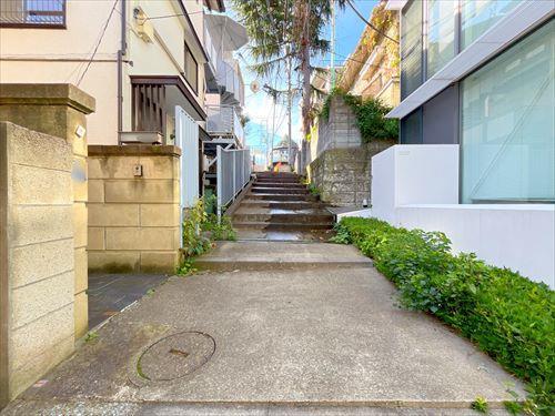 前面通路(2025年11月撮影)