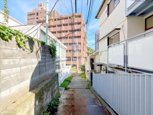 前面通路(2025年11月撮影)