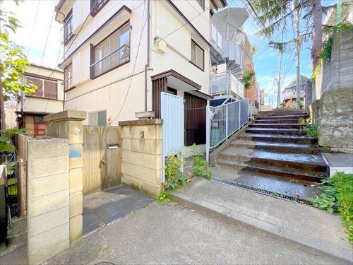 前面通路(2025年11月撮影)