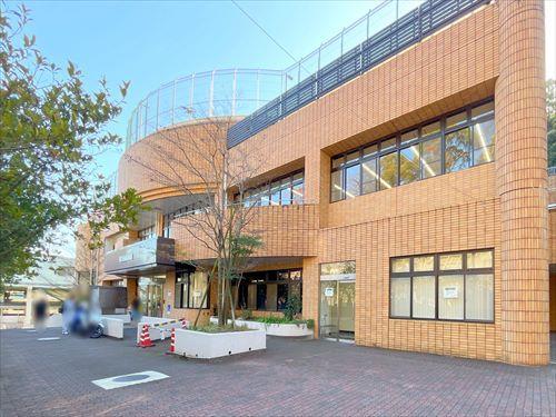 弘明寺公園プールまで840m