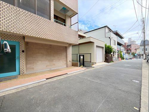 前面道路(2025年11月撮影)