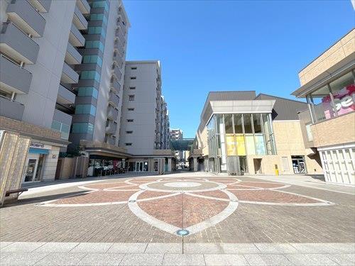 マンション前広場
