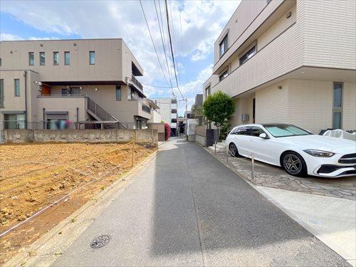 前面道路(2026年4月撮影)