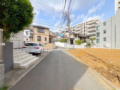 前面道路(2026年4月撮影)