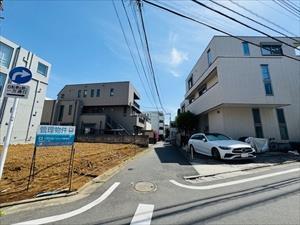 前面道路(2026年4月撮影)