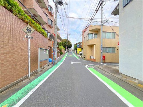 前面道路(2026年8月撮影)