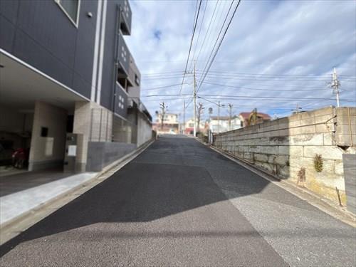 南西側道路 南西側道路