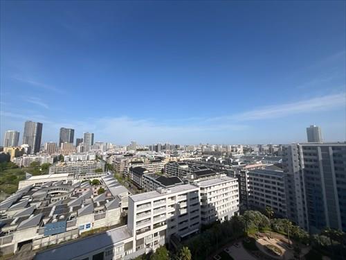 洋室約7.0帖のバルコニーからの眺望