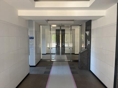 マンションエントランス