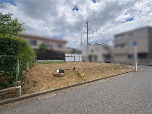 南側道路から見た現地
